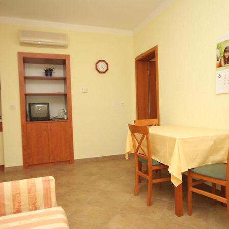 Apartments With A Parking Space Mali Lošinj Exterior foto